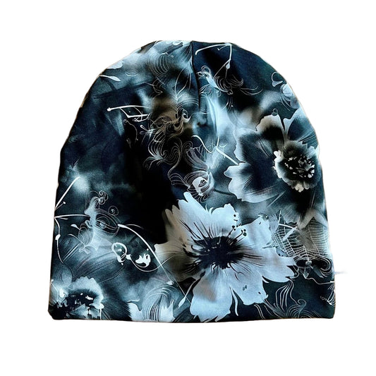 Mössa - Svarta och vita blommor